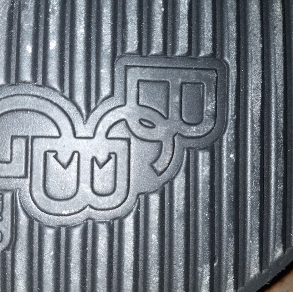 Bcbg flip flops - Picture 2 of 7